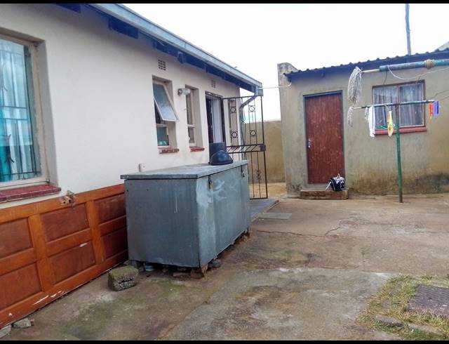 2 BEDROOM FREEHOLD FOR SALE IN KAGISO